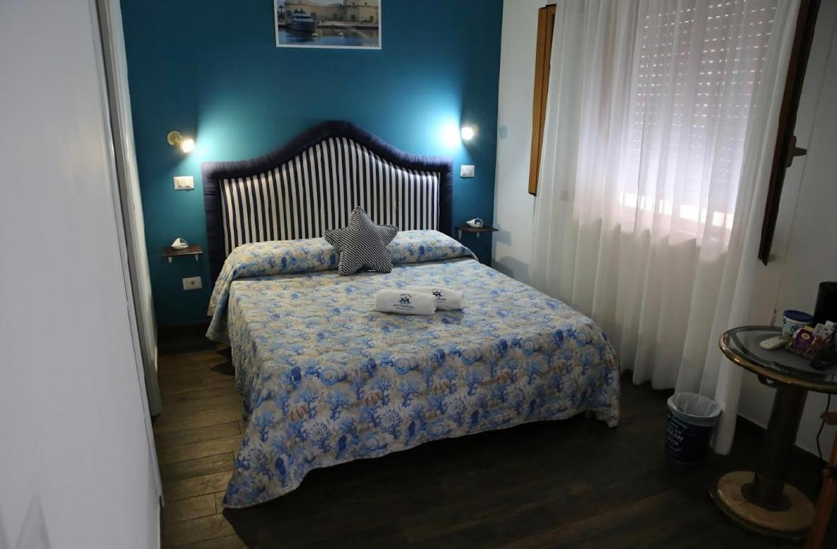 House Sottocoperta Hotel Civitavecchia Exterior photo